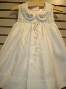 Ciao Bebe NUEVO Vestido Bordado a Mano Ahumado Bebé Niña Crema BLANCO Talla NB - Imagen 1 de 7