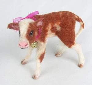 Handwerkliche Malga Kunst OOAK handgefertigte Polymer Ton Baby Kuh Kalb Skulptur - Bild 1 von 8