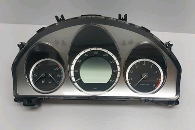 2010 Mercedes benz C300 прибор спидометр кластер oem б/у #2045409648  - Изображение 1 из 4