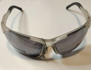 Gafas de sol PUGS marco esmerilado/lente descentrada UV400 - NUEVO CON ETIQUETAS estilo 1602 - Imagen 1 de 4