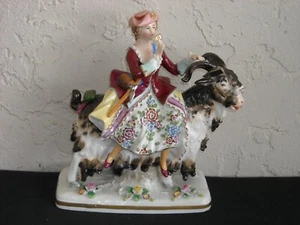 Sitzendorf statuetta moglie sarto donna su capra - Foto 1 di 6