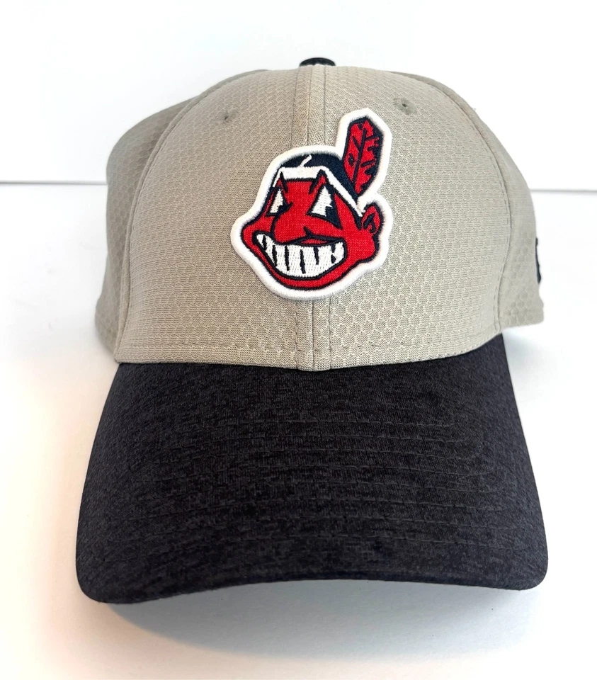 Cleveland Indians Hat Cap Small Medium New Era 39Thirty Flex Chief Wahoo - Image 1 of 3