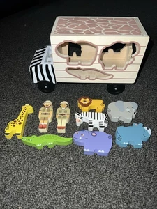 Melissa & Doug Animal Rescue Shape Sorting Safari Truck Wooden 7 Animals #5180 - Picture 1 of 5
