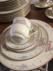 NORITAKE 9736 MAGNIFICENCE BONE CHINA EIGHT PLACE SETTINGS/40 PCS - Picture 1 of 4
