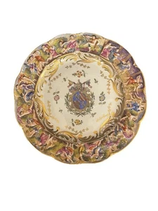 Antique Capodimonte Armorial Crest Plate ~ 7.5 Diameter - Picture 1 of 8