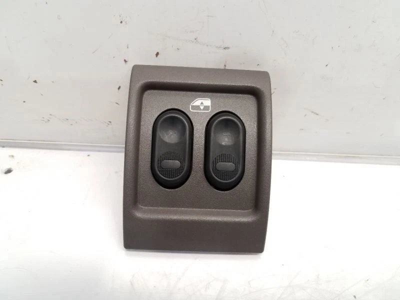 Interruptor de ventana trasera Chrysler PT Cruiser 2002  Foto 1 de 3