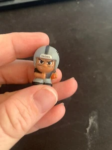 Teenymates NFL Oakland Raiders Quarterback Series 1 Football 1" Mini Figure - Picture 1 of 3