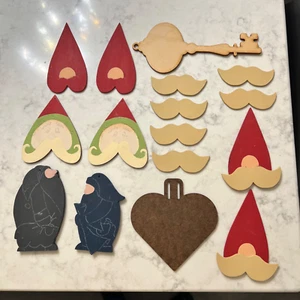 Lot of 18 misc Christmas WOOD Blanks to Decorate Paint - no patterns - Picture 1 of 2