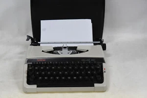 Brother Deluxe 220 Portable Mechanical Typewriter - Vintage Made In Japan - Picture 1 of 20