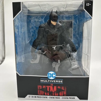 Estátua posada em resina McFarlane Toys DC Multiverso Batman NISB - Imagem 1 de 4