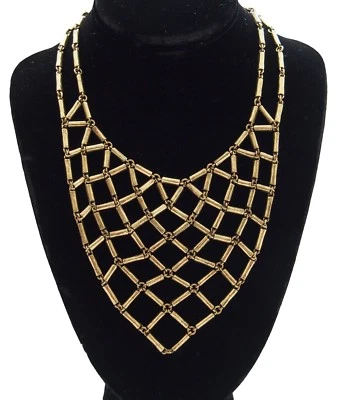 Collar babero de latón envejecido martillado GILES & BROTHER Foto 1 de 2