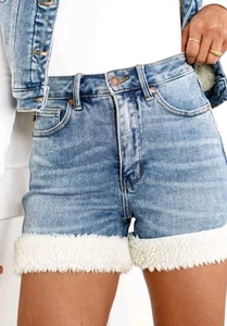 Judy Blue L Tummy Control Shorts With Sherpa Cuffs NWT - Picture 1 of 1