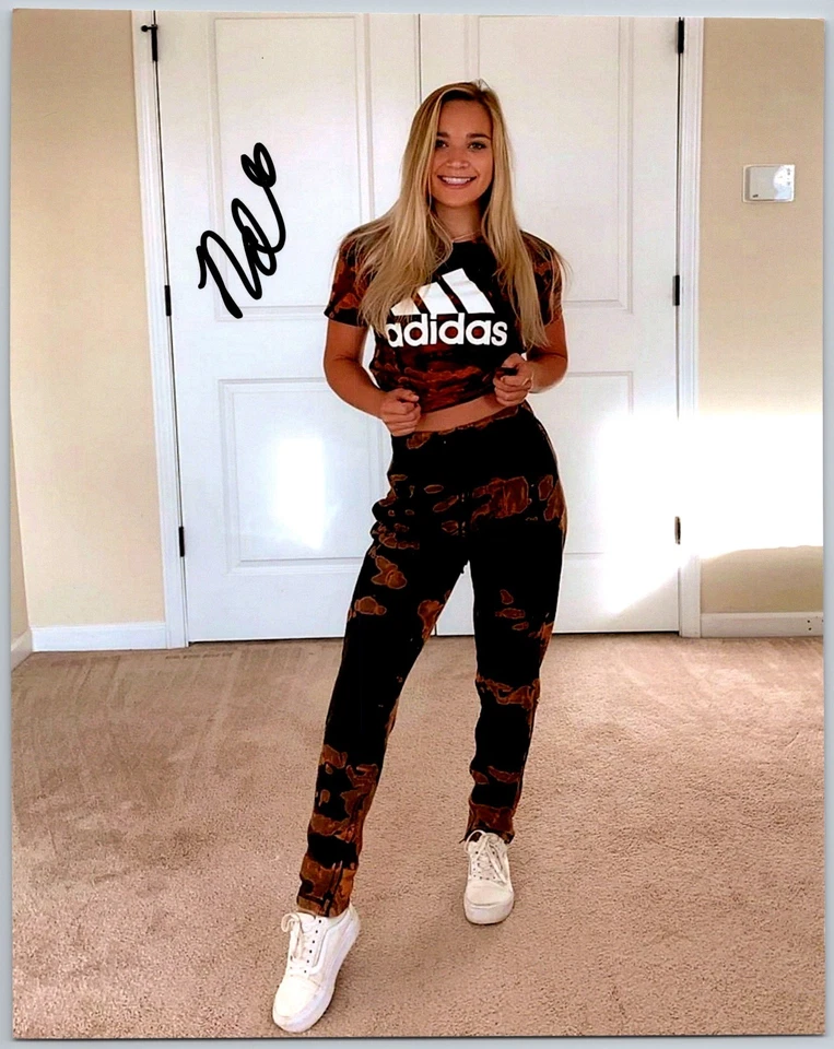 Foto 8x10 firmada por Natalie Decker autografiada Nascar Xfinity Foto 1 de 1