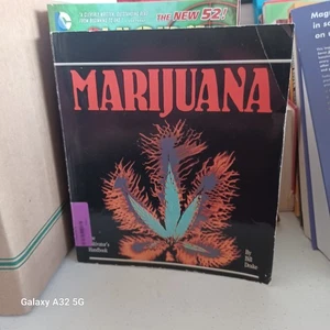 Marijuana Book  Lot 2 Trade VG  0731 - Imagen 1 de 4