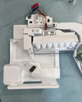 LG Refrigerator Ice Maker Assem.  W/ Ice Bin White For Fridge Model See Photos - Image 1 of 4