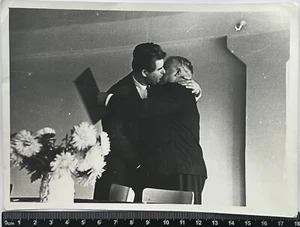 Affectionate Couple Men Handsome Male Kissing/Hugging Gay Int Old Photo #382 - Picture 1 of 3