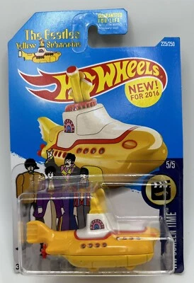 Submarino amarillo Hot Wheels  Foto 1 de 3