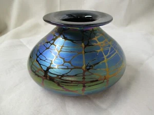 Vintage 1999 S. Abelman Iridescent Art Glass purple blue webbed gold Vase signed - Picture 1 of 5