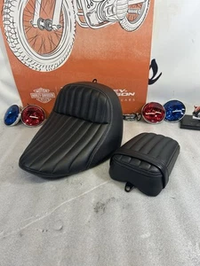 OEM HARLEY DAVIDSON SOFTAIL RIDER AND PASSENGER SEAT DEALER TAKE OFF - Picture 1 of 14