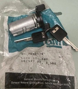 Nuevo de Lote Antiguo 1982 1994 Cilindro de Bloqueo con Llaves GMC 7840574 Camaro Carrocería Cuadrada Camión Cadillac - Imagen 1 de 13