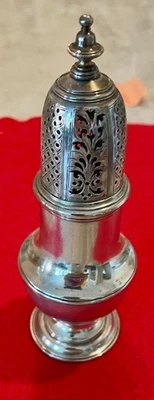 Antiguo AGITADOR DE AZÚCAR ESTERLINA Londres 1738 6" de alto 4,8 OZ fabricante Samuel Wood Foto 1 de 4