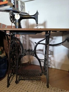 Pfaff Nähmaschine antik Fusspedalantrieb - Bild 1 von 10