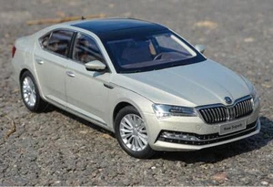 1:18 VW Skoda SUPERB 2020 Diecast MODEL CAR Kids Gifts Display Gold/Brown - Foto 1 di 9