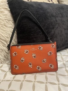 COACH Small Sienna Rose Print Wristlet - Picture 1 of 3