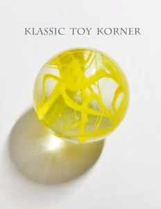 HANDMADE GLASS MARBLE "RIBBONS" YELLOW 25mm SHOOTER - Picture 1 of 2