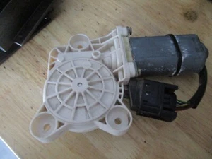 Mercedes-Benz S600 Rear Left Driver Door Power Window Motor OEM. 0015409181 - Picture 1 of 3