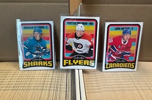 2024-25 OPC O-PEE-CHEE HOCKEY COMPLETE RETRO SET ALL 600 CARDS CELEBRINI RC+ WOW - Bild 1 von 3