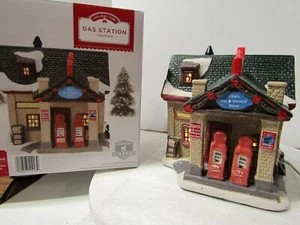 Holiday Time Lighted GAS STATION Christmas Village Ollies Gas & General Store - Bild 1 von 10