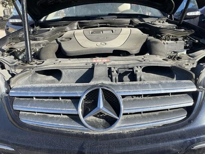 Заводская верхняя решетка радиатора 2003–2009 MERCEDES BENZ CLK350 W209 984236 - Изображение 1 из 4