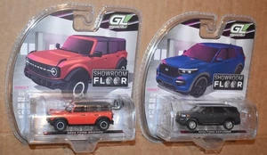 GREENLIGHT 2024 FORD BRONCO & 2024 FORD EXPLORER SHOWROOM FLOOR SERIES 7 NEW - Picture 1 of 8