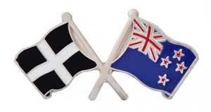 New Zealand Flag & Cornwall St Piran's Flag Friendship Courtesy Pin Badge - Picture 1 of 2