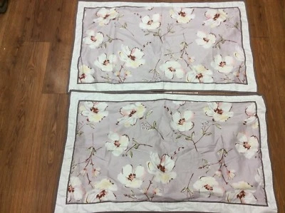 LIZ CLAIBORNE SHAMS "KING" JUEGO DE 2 FLORALES LAVANDA BLANCO RIBETE BLANCO  Foto 1 de 4