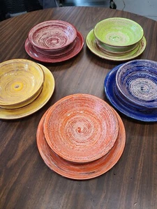 Amazon Basics 15-Piece Kitchen Dinnerware Set Plates Dishes Bowls, Service for 5 - Picture 1 of 6