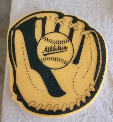 Oakland A’s Josh Reddick 2012 AL Guante de Oro Espuma Mano – Sorteo de Estadio Foto 1 de 2