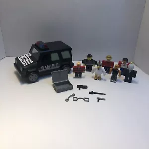 Roblox Jailbreak Swat Unidad Vehículo 7 Figuras 5 Accesorios Jazwares - Imagen 1 de 13