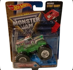 Excavadora de tumbas Monster Jam oficial de Hot Wheels #29 con rampa de acrobacias 2016 - Imagen 1 de 3