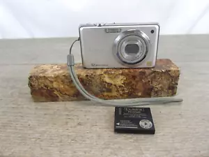 Panasonic Lumix DMC-FH1 12 Mega Pixel Silver 5X Optical Zoom Black Camera**READ* - Picture 1 of 13