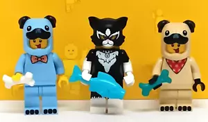 Lego 2 Cani Gatto BAM Carlino Blu Serie 21 Carlino Marrone Serie 18 Tute Gatto Ossa di Pesce - Foto 1 di 1