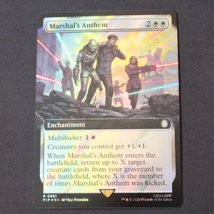 Himno del Mariscal (arte extendido) (surge foil) 981 Magic The Gathering Fallout (PIP) LÁMINA rara casi nueva - Imagen 1 de 2