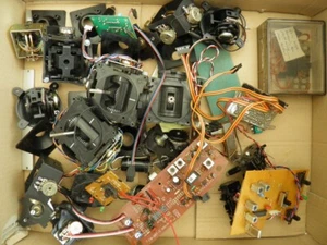 Konvolut Sender-Teile: Knüppelaggregate, Module, Platinen, Potis, siehe Fotos - Bild 1 von 22