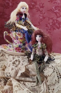 Modello bambola arte tessuto ""Tea Cup Fairies"" di Barbara Willis - Foto 1 di 1