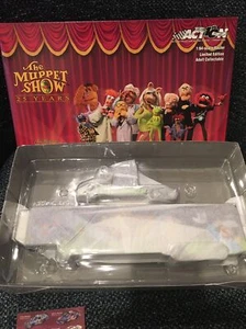 THE MUPPET SHOW 25th ANNIVERSARY 2002 HAULER TRUCK TRAILER 1:64 DIECAST NEW LOOK - Picture 1 of 7