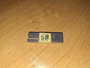 Intel C27C240 very rare vintage EPROM GOLD broken - Picture 1 of 3