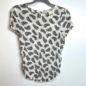 H & M Women’s Black Leaves On White Back Button Closure Blouse Shirt Sz 2 - Picture 1 of 4