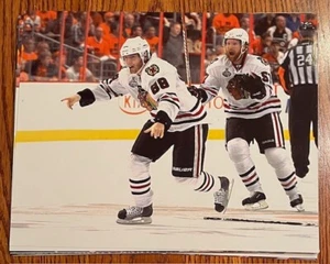 PATRICK KANE CHICAGO BLACKHAWKS 2010 STANLEY CUP CELEBRAZIONE 8x10 FOTO - Foto 1 di 1