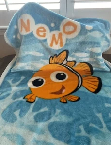 Manta de peluche de colección Disney Finding Nemo bebé niño aprox. 30”x43” - Imagen 1 de 11